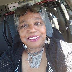 Meet your Posher, Gloria